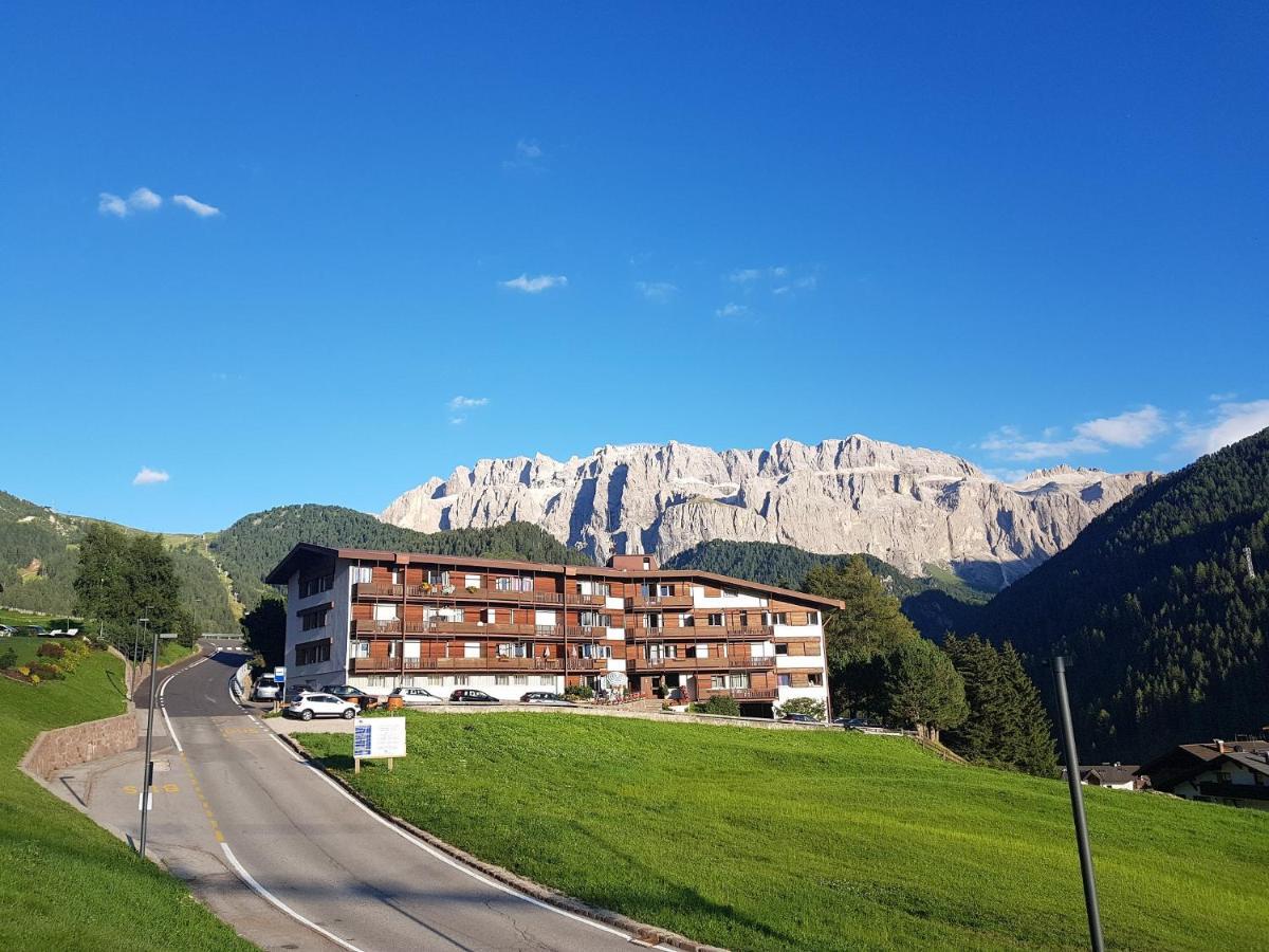 Appartamento Dolomiti Wolkenstein in Gröden Exterior foto